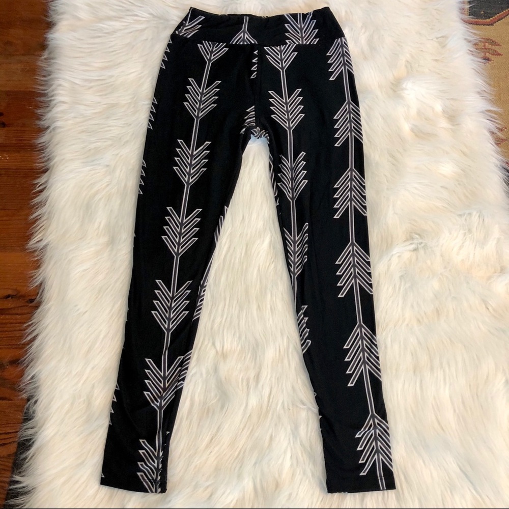 Lularoe OS Arrow Leggings